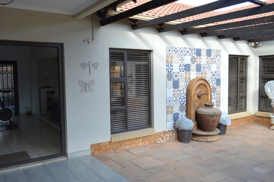 3 Bedroom Property for Sale in Wilkoppies North West
